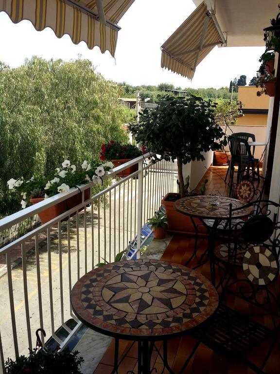 B&B Triskeles Giardini Naxos Bagian luar foto