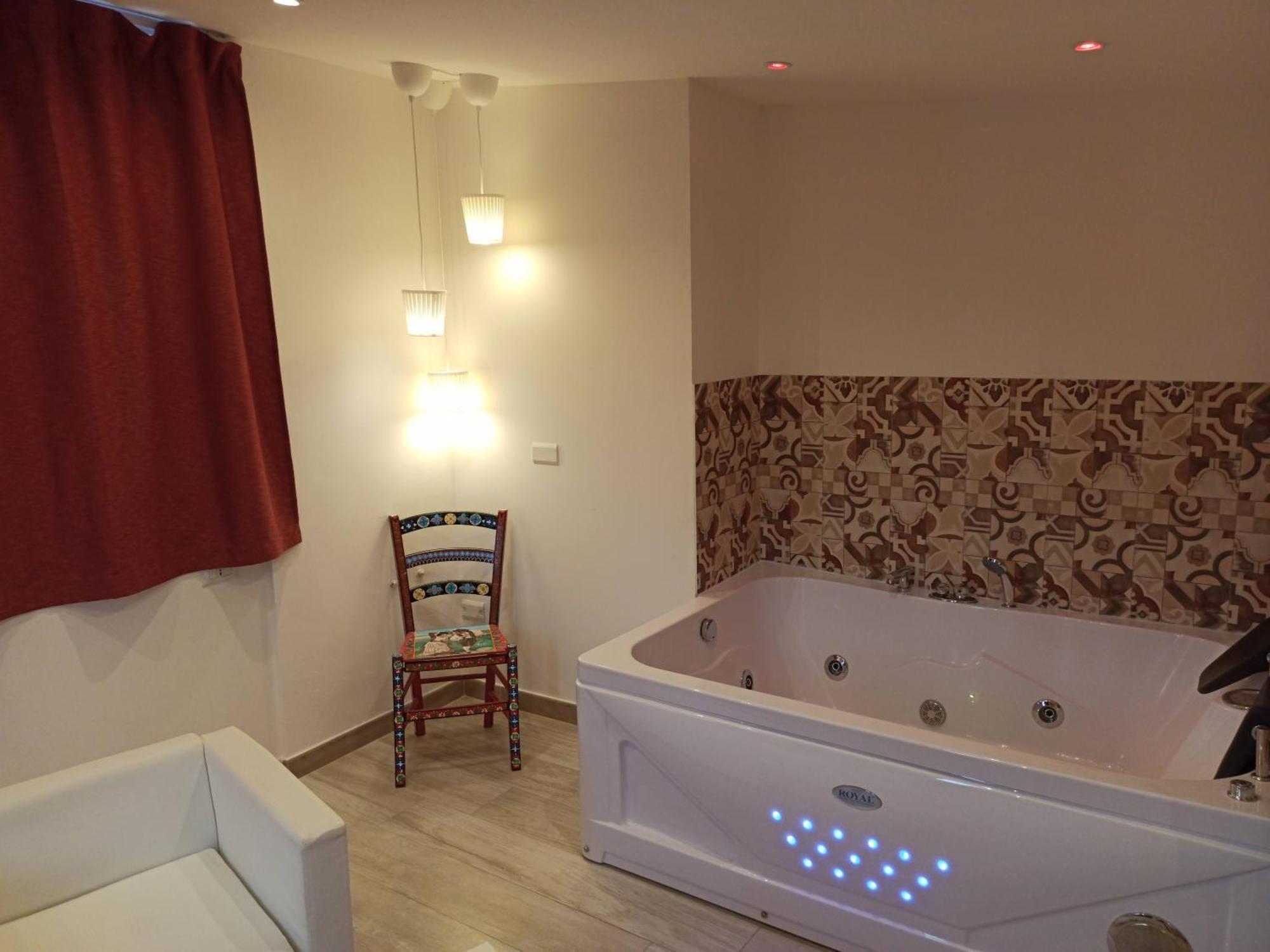 B&B Triskeles Giardini Naxos Bagian luar foto