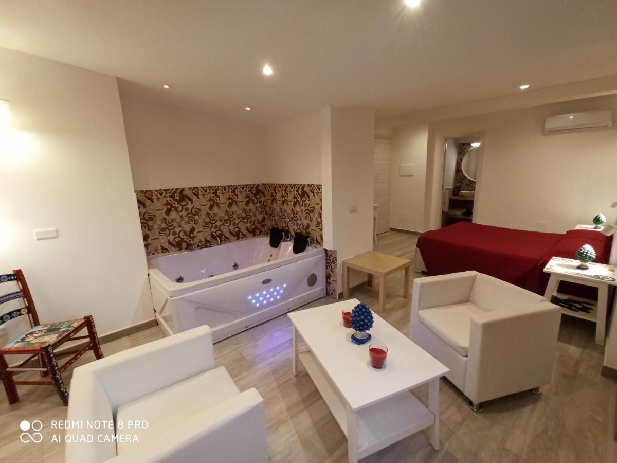 B&B Triskeles Giardini Naxos Bagian luar foto