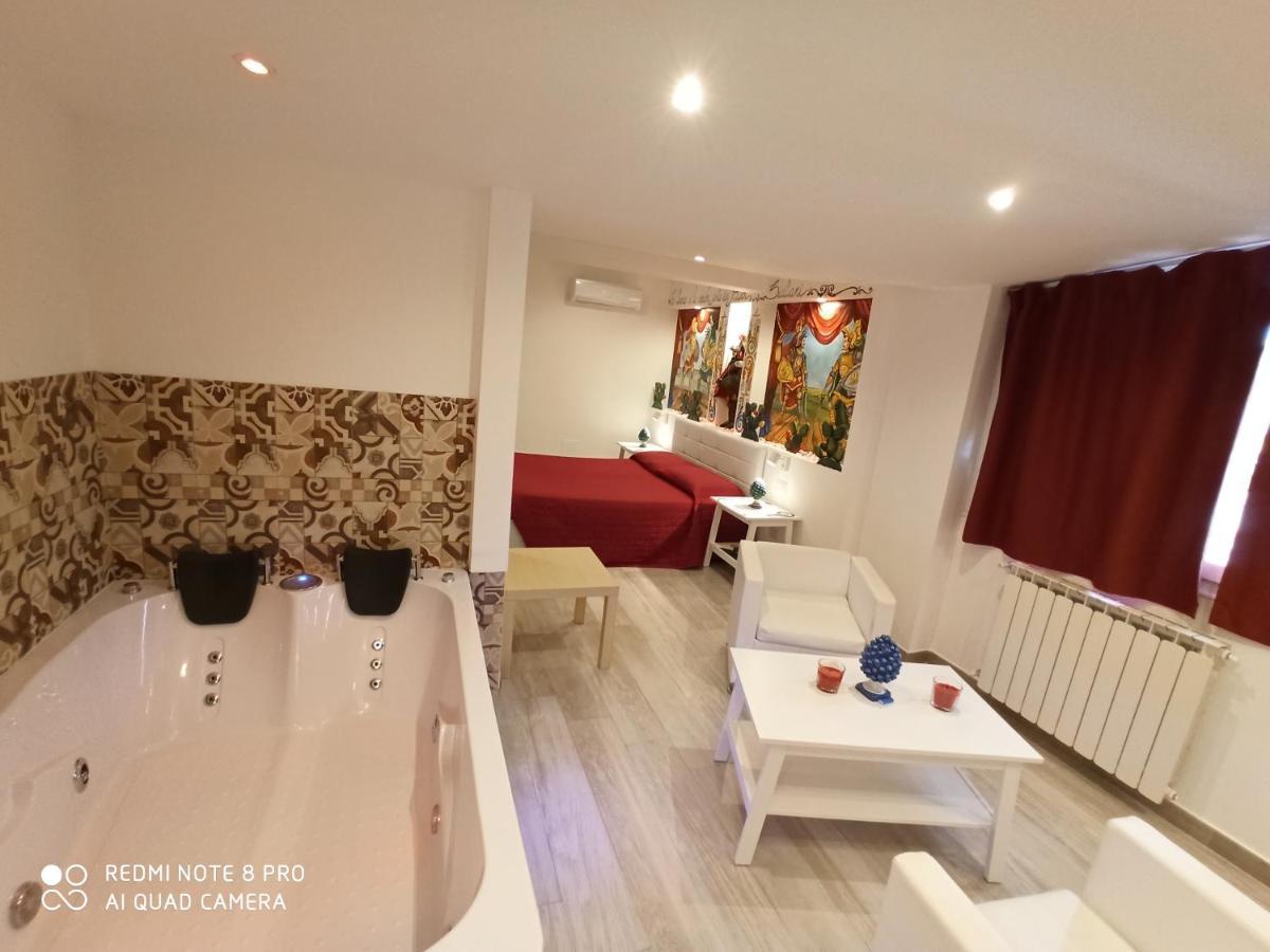B&B Triskeles Giardini Naxos Bagian luar foto
