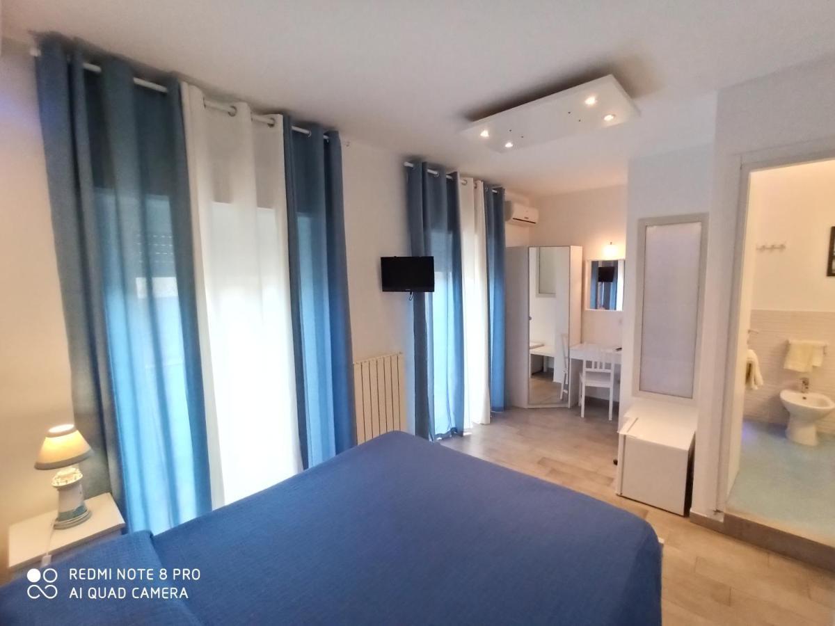 B&B Triskeles Giardini Naxos Bagian luar foto